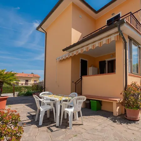 Trilocale Naldina A Appartement *